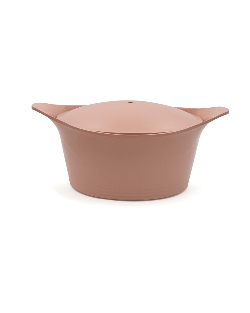 Cocotte 28 cm Cookut en fonte émaillée, idéale pour cuisiner de grands repas familiaux, sans produits chimiques et avec un design personnalisable.